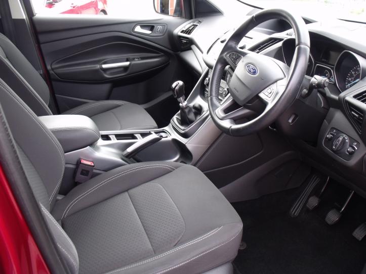 GX17AWH - Ford Kuga Zetec 1.5 TDCI Diesel 5 Door Hatchback 1499cc
